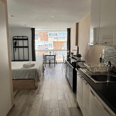 Vista A La Playa, Cerca Del Centro Con Piscina Apartment เบนัลมาเดนา ภายนอก รูปภาพ
