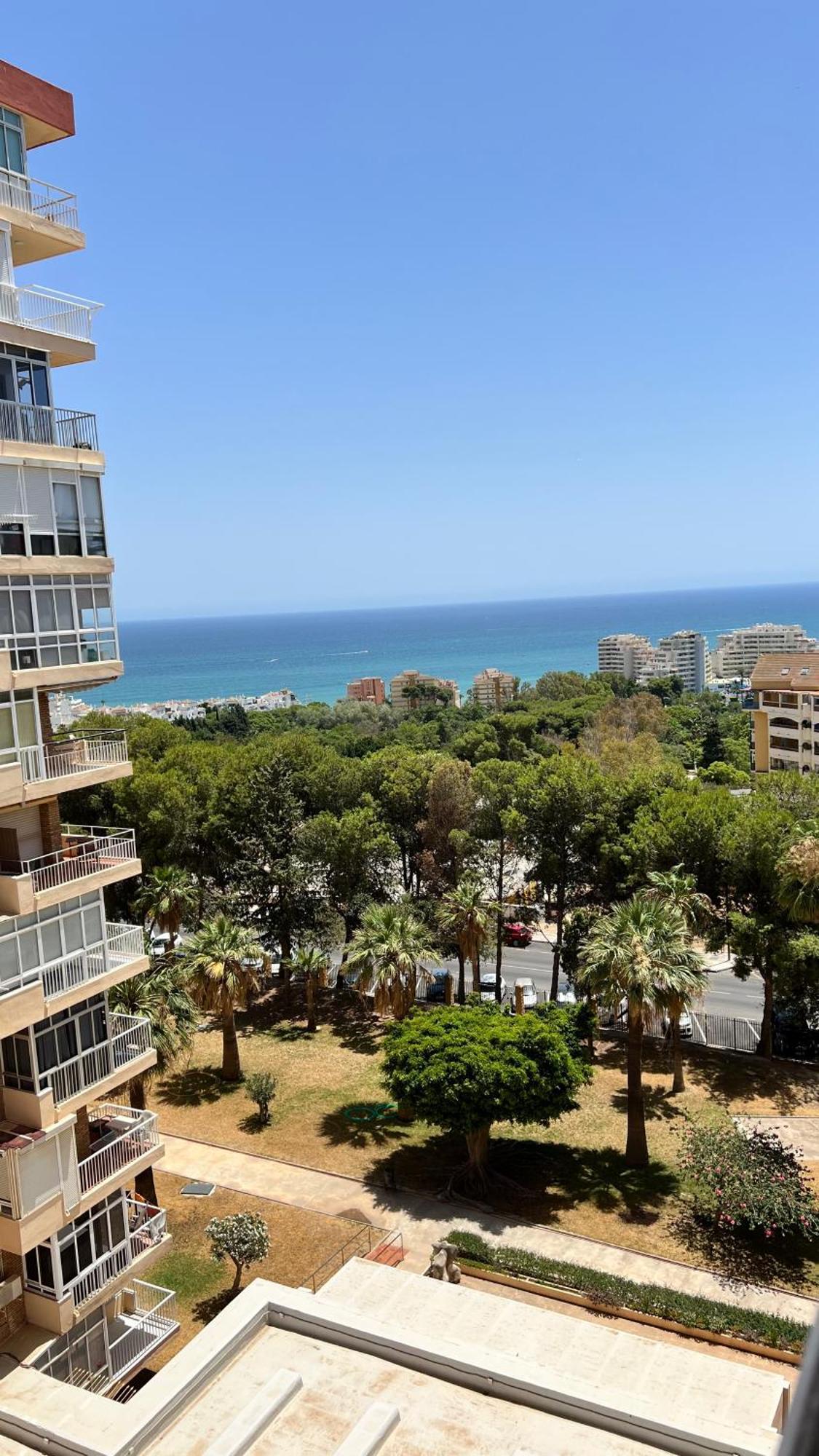 Vista A La Playa, Cerca Del Centro Con Piscina Apartment เบนัลมาเดนา ภายนอก รูปภาพ